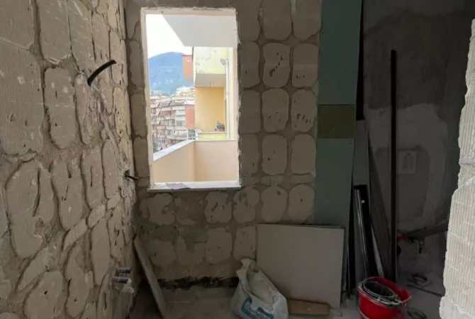 Shtepi ne shitje Apartament ne Tirane, 2+1, Mobilimi E mobiluar, Pagesa 130,000  Euro.