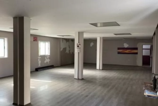 Business Property for Rent 4+1 in Tirana - 800 Euro