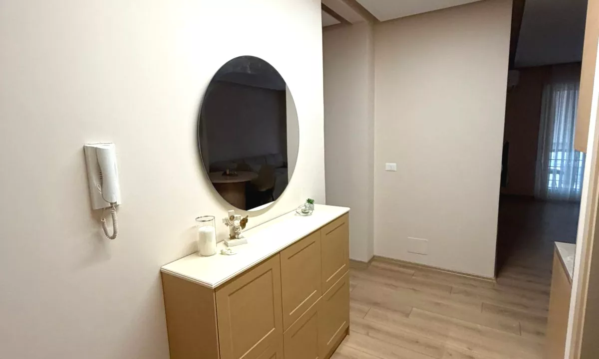 Shtepi me qera Apartament ne Tirane, 2+1, Mobilimi E mobiluar, Pagesa 90,000  Leke.