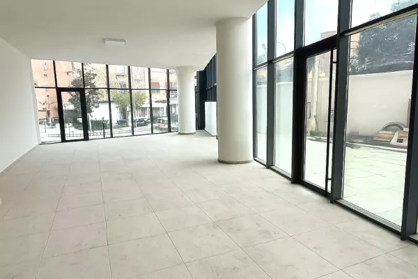 Business Property for Rent 1+1 in Tirana - 2,500 Euro