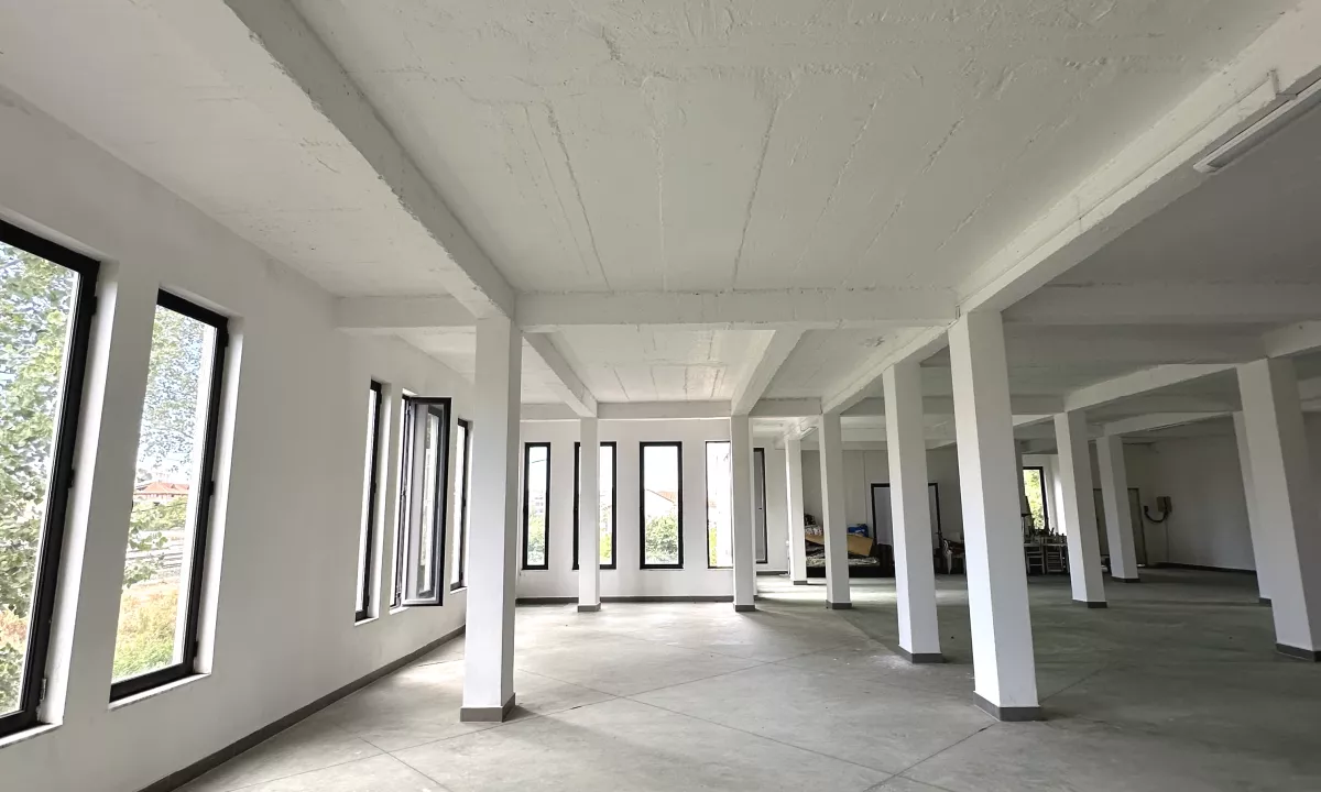 🏢 Shitet Godine 2-Kateshe me Qira – Durres ✨