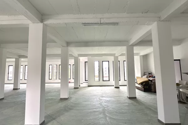 Ambiente Commerciale in Vendita 4+1 a Durazzo - 560,000 Euro