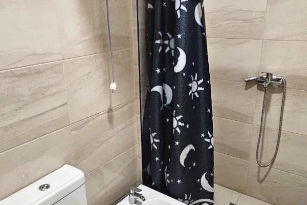 Shtepi me qera Apartament ne Tirane, 3+1, Mobilimi E mobiluar, Pagesa 600  Euro.