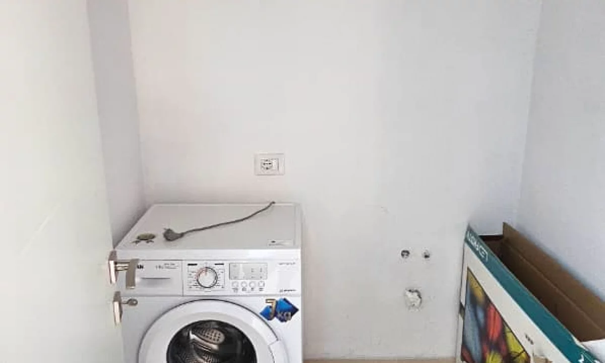 Shtepi me qera Apartament ne Tirane, 3+1, Mobilimi E mobiluar, Pagesa 600  Euro.