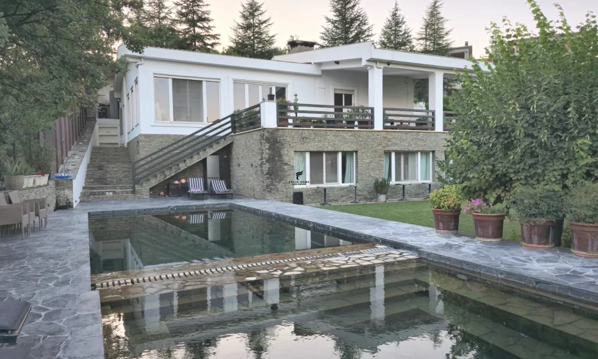 Shtepi me qera Vila Luksoze ne Tirane, 5+1, Mobilimi E mobiluar, Pagesa 8,500  Euro.