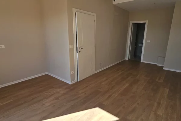 Business Property for Rent 3+1 in Tirana - 2,000 Euro