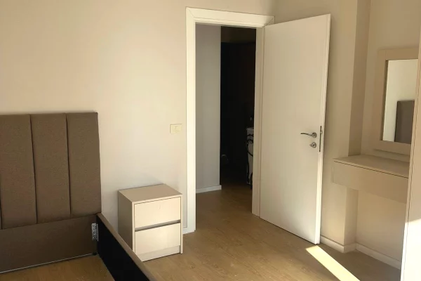 Shtepi me qera Apartament ne Tirane, 2+1, Mobilimi E mobiluar, Pagesa 1,000  Euro.