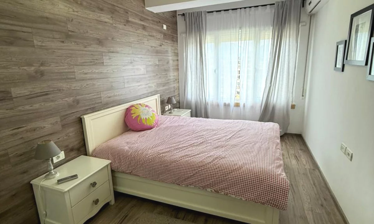 Shtepi ne shitje Apartament ne Tirane, 2+1, Mobilimi E mobiluar, Pagesa 216,300  Euro.