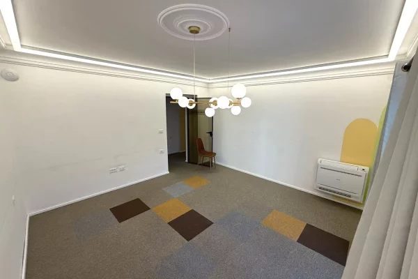 🏢 Zyre me Qira – Zogu i Zi, Tirane