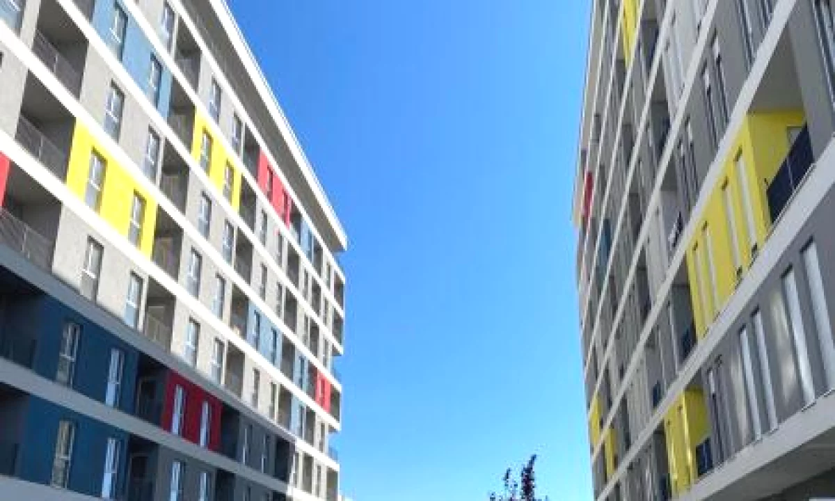 Shtepi ne shitje Apartament ne Tirane, 2+1, Mobilimi Bosh, pa mobiluar, Pagesa 105,930  Euro.