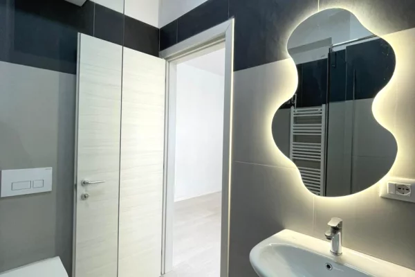 Shtepi me qera Apartament ne Tirane, 2+1, Mobilimi Pjeserisht e mobiluar, Pagesa 700  Euro.