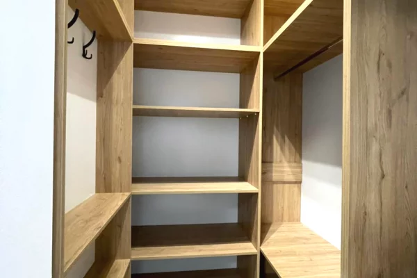 Shtepi me qera Apartament ne Tirane, 2+1, Mobilimi Pjeserisht e mobiluar, Pagesa 700  Euro.