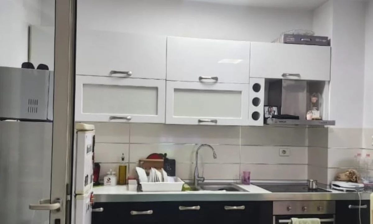 Shtepi ne shitje Apartament ne Tirane, 2+1, Mobilimi E mobiluar, Pagesa 160,000  Euro.