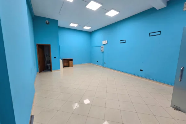  Jepet me Qira – Ambient Biznesi perballe Delijorgjit, Tirane