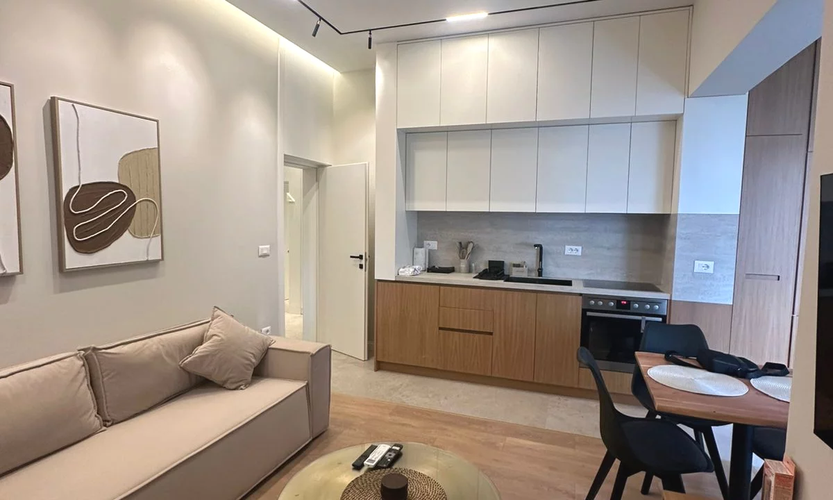 Shtepi me qera Apartament ne Tirane, 1+1, Mobilimi E mobiluar, Pagesa 700  Euro.