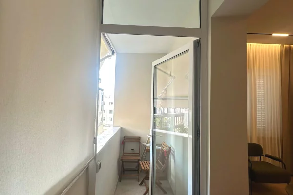 Shtepi me qera Apartament ne Tirane, 1+1, Mobilimi E mobiluar, Pagesa 700  Euro.