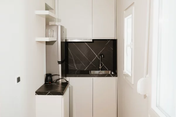 Shtepi me qera Apartament ne Tirane, 1+1, Mobilimi Pjeserisht e mobiluar, Pagesa 110,000  Leke.