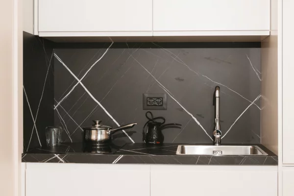 Shtepi me qera Apartament ne Tirane, 1+1, Mobilimi Pjeserisht e mobiluar, Pagesa 110,000  Leke.