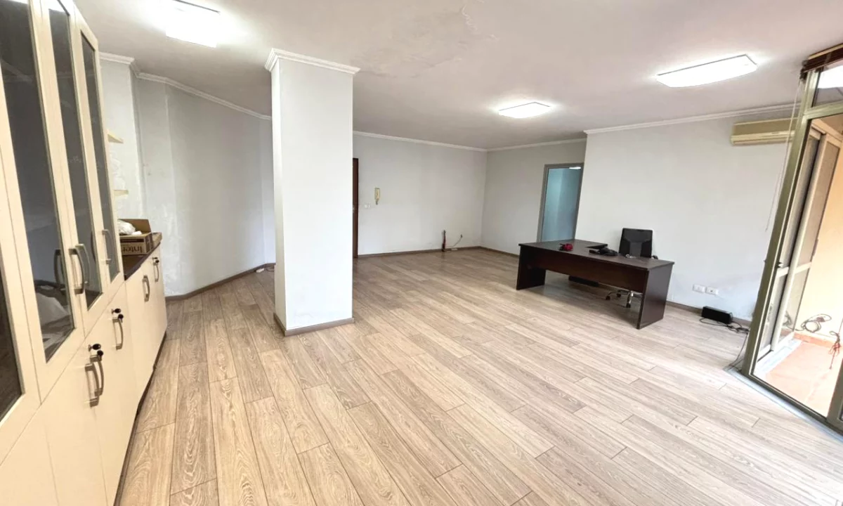 Appartamento in vendita a Tirana 2+1, Vuoto