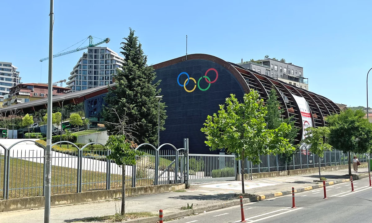 Shtepi me qera Apartament ne Tirane, 2+1, Mobilimi E mobiluar, Pagesa 1,400  Euro.