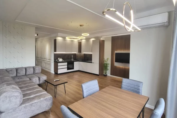 Shtepi me qera 2+1 ne Tirane - 1,500 Euro