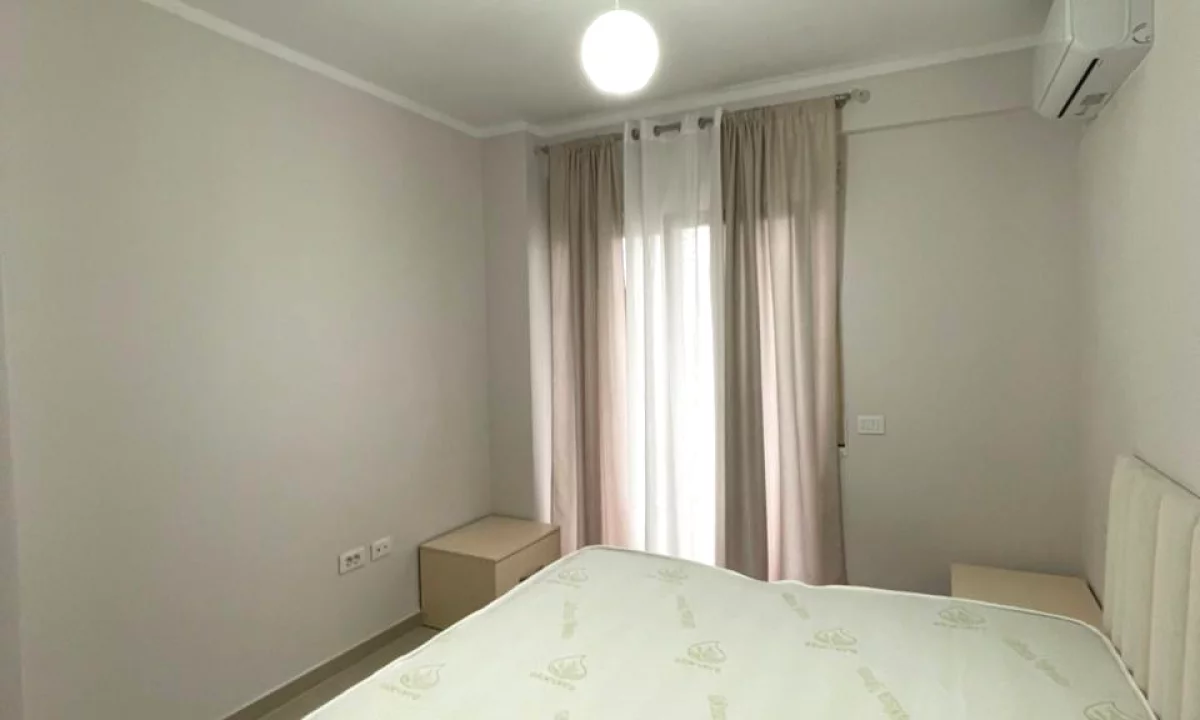 Shtepi me qera Apartament ne Tirane, 2+1, Mobilimi E mobiluar, Pagesa 500  Euro.