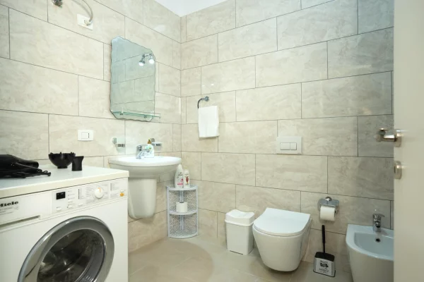 Shtepi me qera Apartament ne Tirane, 1+1, Mobilimi E mobiluar, Pagesa 700  Euro.