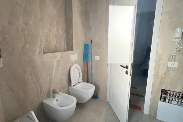 Shtepi me qera Apartament ne Tirane, 2+1, Mobilimi E mobiluar, Pagesa 1,200  Euro.