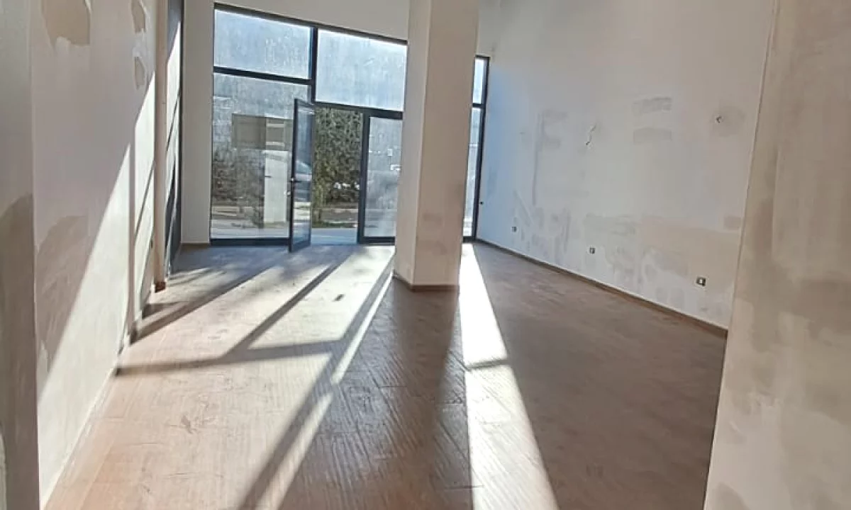 Jepet me Qira – Ambient Komercial | Astir, Tirane