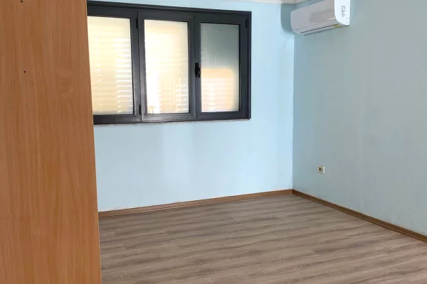 Business Property in Sale 3+1 in Tirana - 1,000 Euro