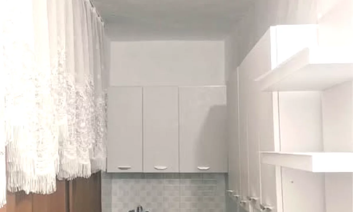 Shtepi me qera Apartament ne Tirane, 1+1, Mobilimi E mobiluar, Pagesa 48,000  Leke.