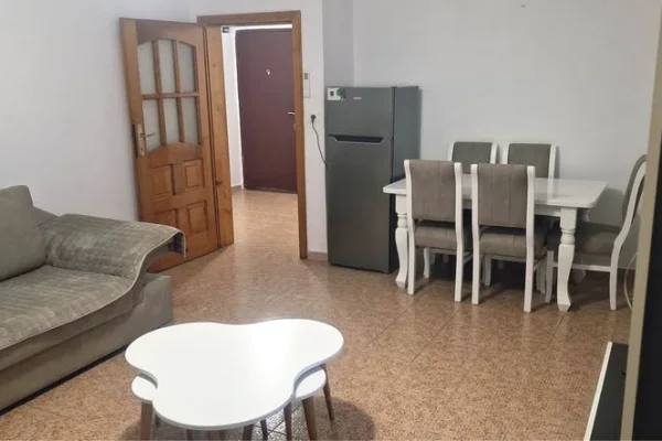 Shtepi me qera Apartament ne Tirane, 1+1, Mobilimi E mobiluar, Pagesa 48,000  Leke.