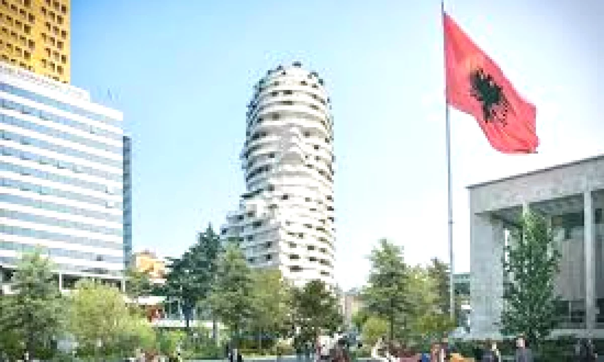 Shtepi me qera Apartament ne Tirane, 2+1, Mobilimi E mobiluar, Pagesa 1,500  Euro.