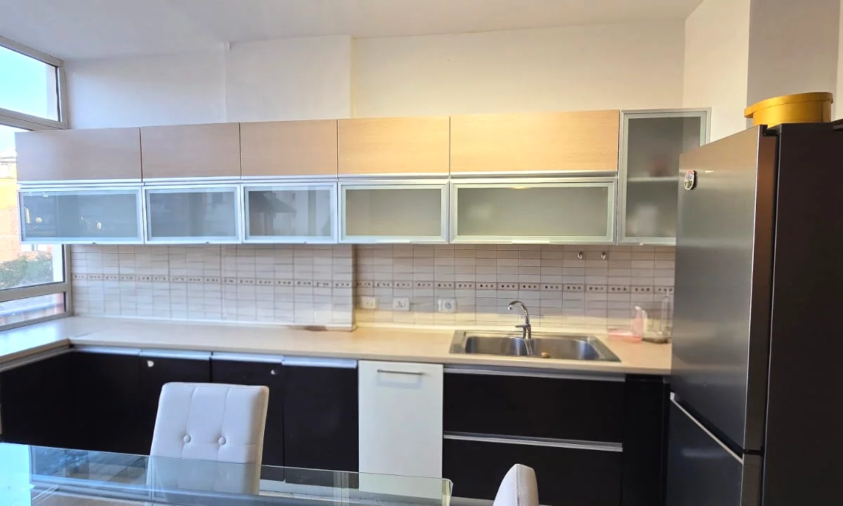 Shtepi me qera Apartament ne Tirane, 2+1, Mobilimi E mobiluar, Pagesa 900  Euro.