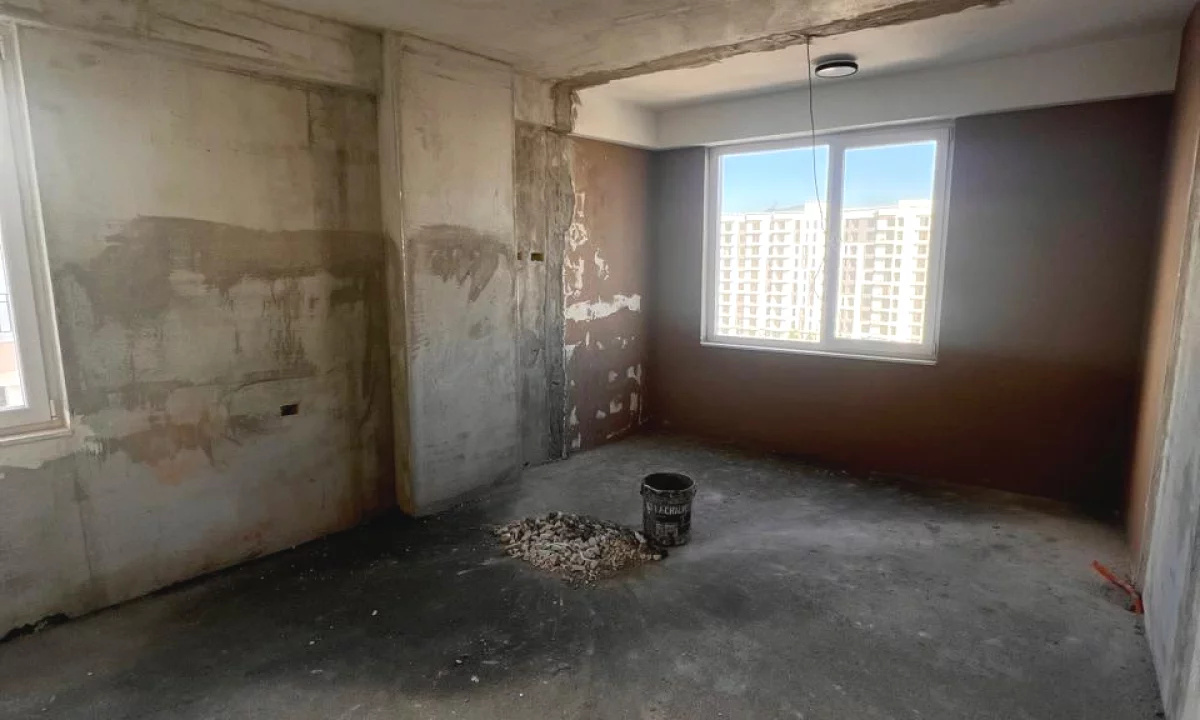 Shtepi ne shitje Apartament ne Tirane, 1+1, Mobilimi Bosh, pa mobiluar, Pagesa 99,000  Euro.