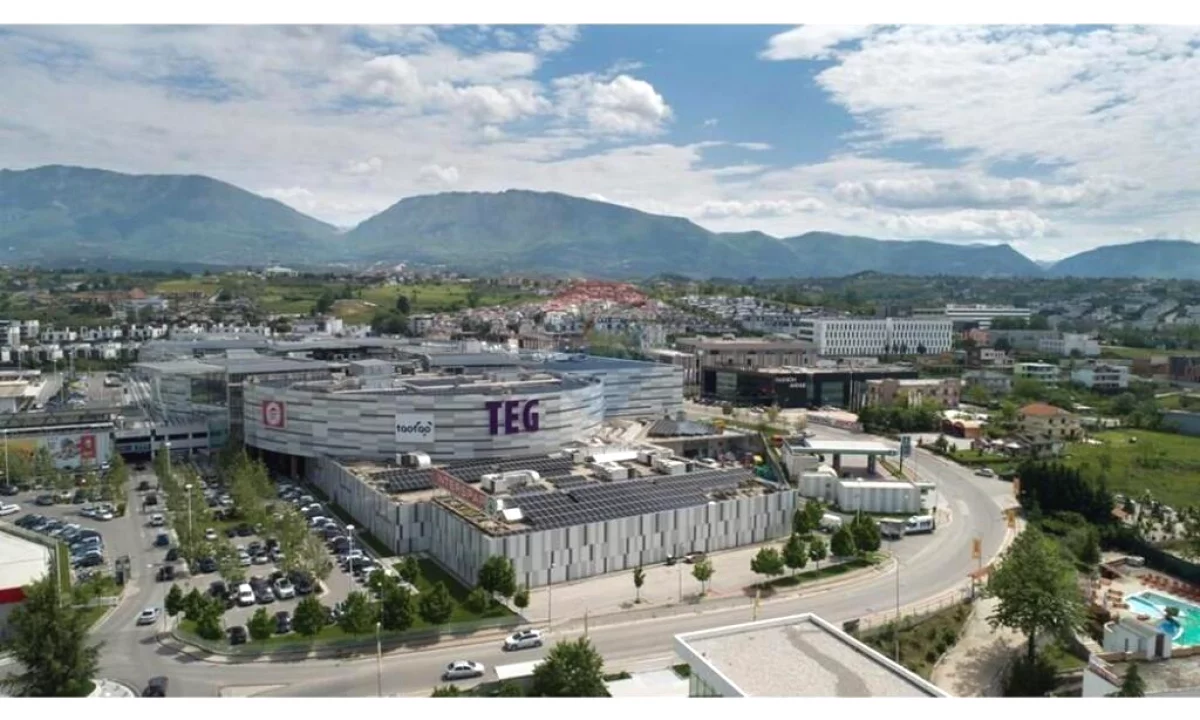 Appartamento in vendita a Tirana 1+1, Arredato