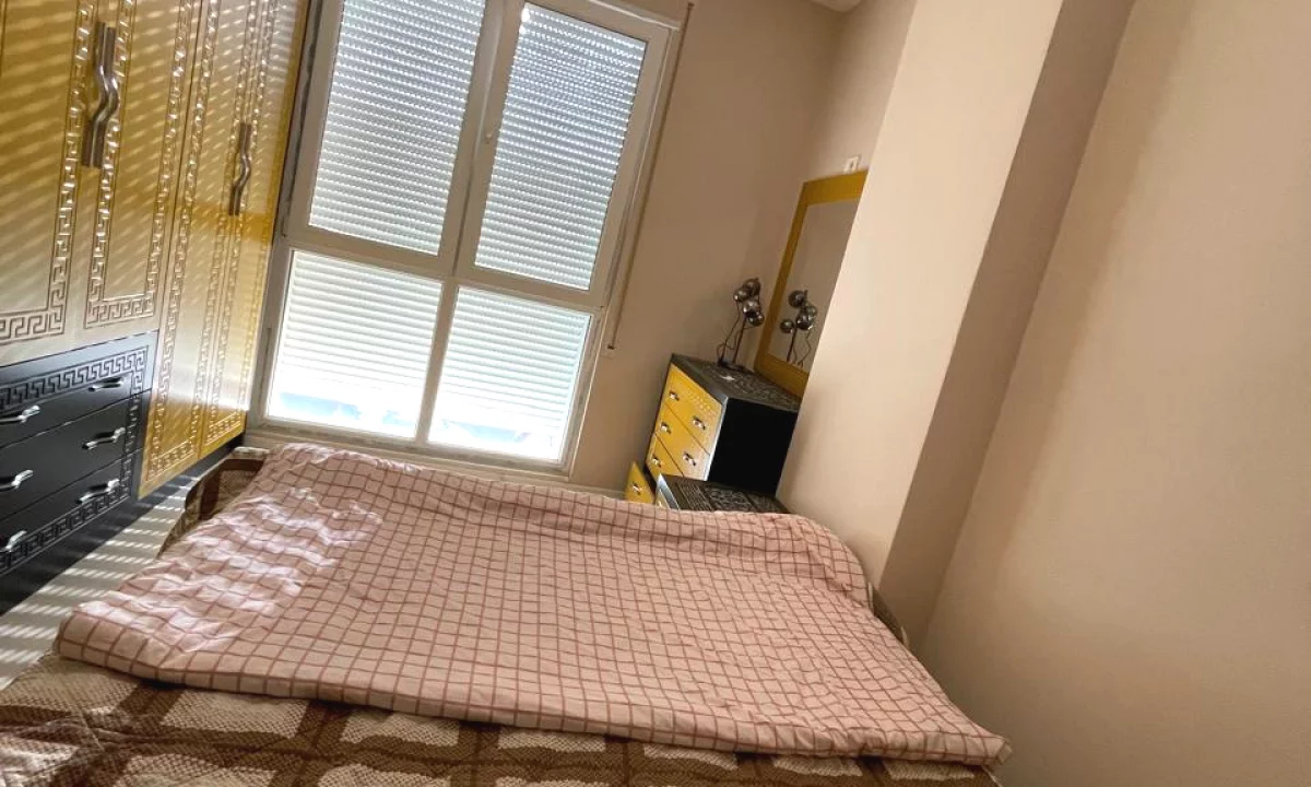 Shtepi ne shitje Apartament ne Tirane, 3+1, Mobilimi Pjeserisht e mobiluar, Pagesa 155,000  Euro.