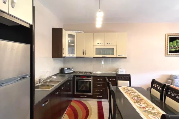 Shtepi ne shitje Apartament ne Tirane, 3+1, Mobilimi Pjeserisht e mobiluar, Pagesa 155,000  Euro.