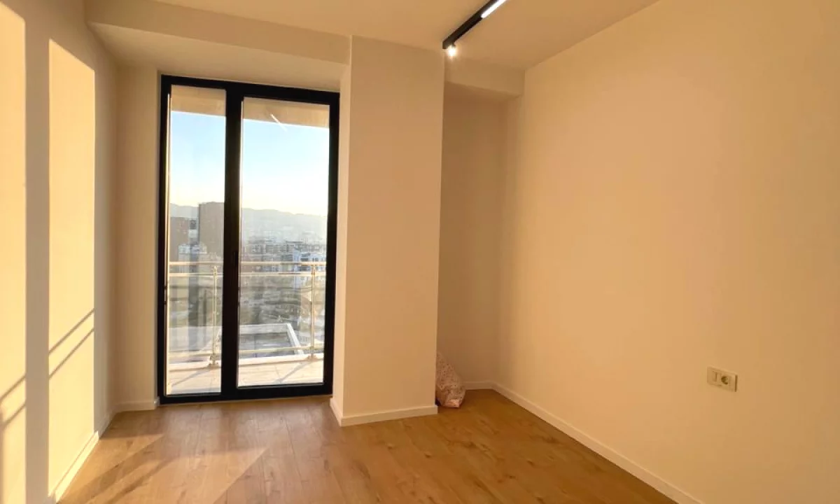 Jepet me Qira  Zyre – Golden Tower