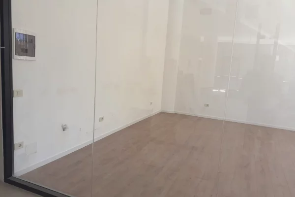 Jepet  me Qira  Dyqan – Qendra Tregtare “Golden Tower”