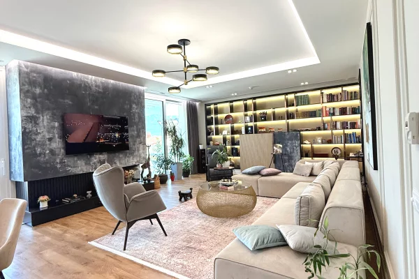 Attico(ultimo piano panoramico) in vendita a Tirana 3+1, Arredato