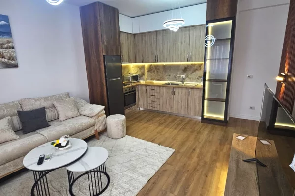 Shtepi ne shitje Apartament ne Tirane, 2+1, Mobilimi E mobiluar, Pagesa 155,000  Euro.