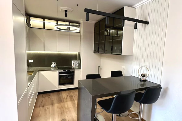 Shtepi me qera Apartament ne Tirane, 2+1, Mobilimi E mobiluar, Pagesa 1,200  Euro.