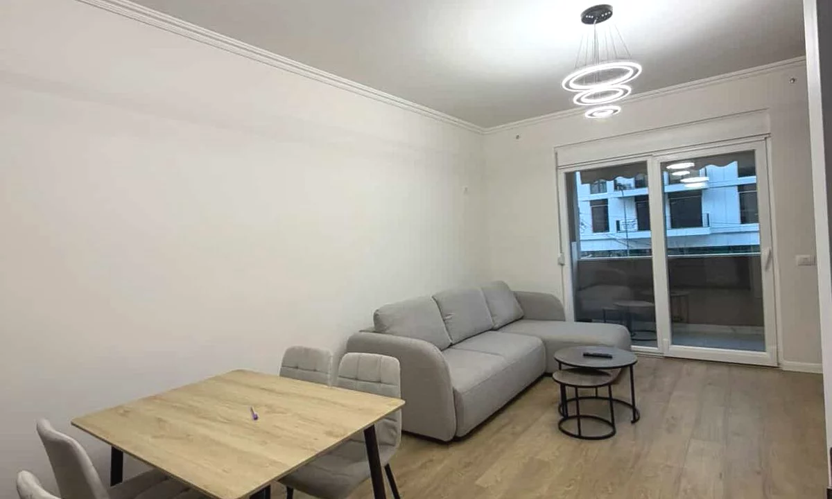 Shtepi me qera Apartament ne Tirane, 1+1, Mobilimi E mobiluar, Pagesa 800  Euro.