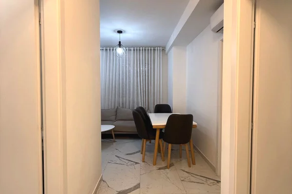 Shtepi me qera Apartament ne Tirane, 2+1, Mobilimi E mobiluar, Pagesa 800  Euro.