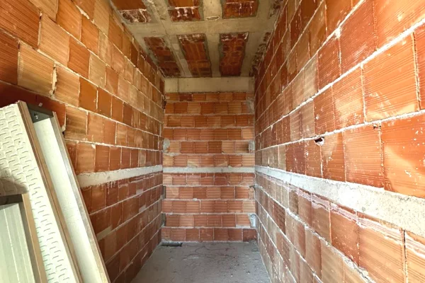 Shtepi ne shitje Vila Luksoze ne Tirane, 4+1, Mobilimi Bosh, pa mobiluar, Pagesa 715,500  Euro.