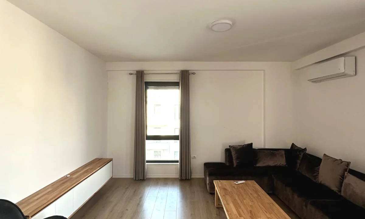 Shtepi ne shitje Apartament ne Tirane, 3+1, Mobilimi E mobiluar, Pagesa 337,900  Euro.