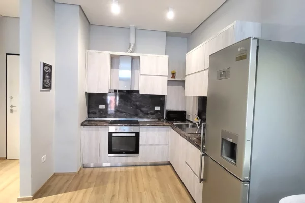 Shtepi me qera Apartament ne Tirane, 1+1, Mobilimi Pjeserisht e mobiluar, Pagesa 950  Euro.