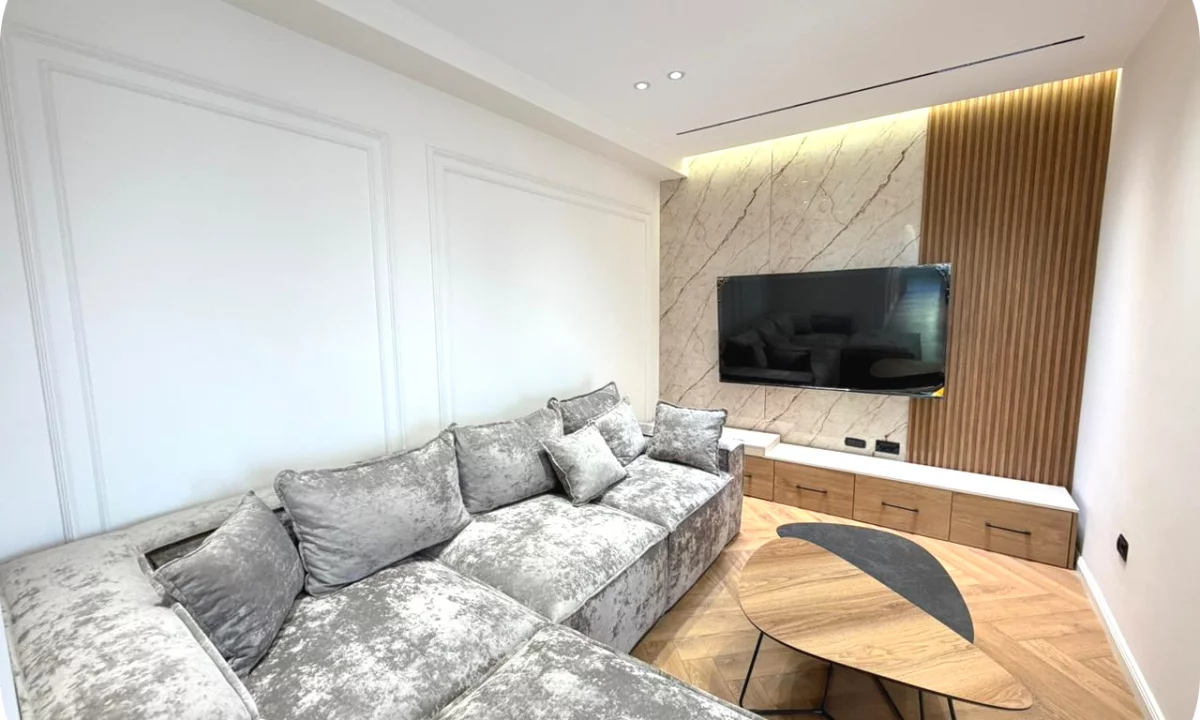 Shtepi ne shitje Apartament ne Tirane, 2+1, Mobilimi E mobiluar, Pagesa 24,000,000  Leke.