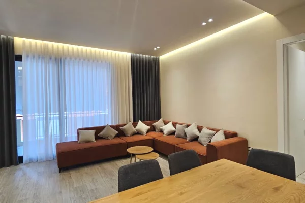 Shtepi me qera Apartament ne Tirane, 2+1, Mobilimi Pjeserisht e mobiluar, Pagesa 1,500  Euro.